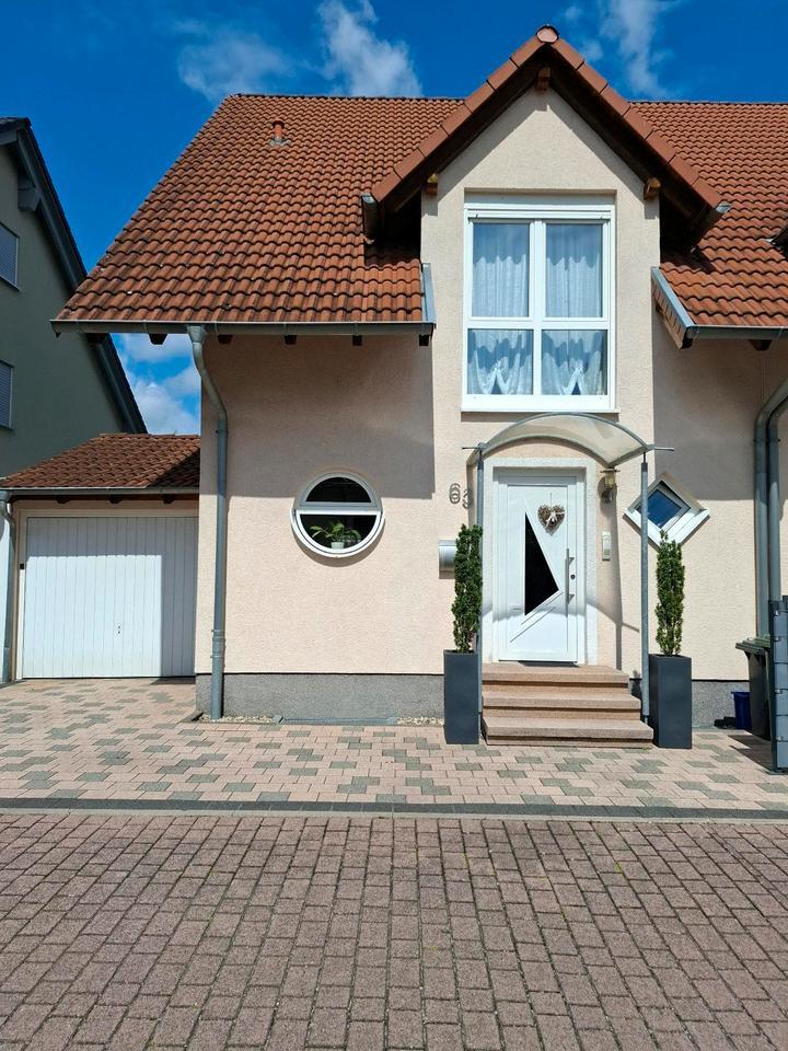 Schöne Doppelhaushälfte von privat