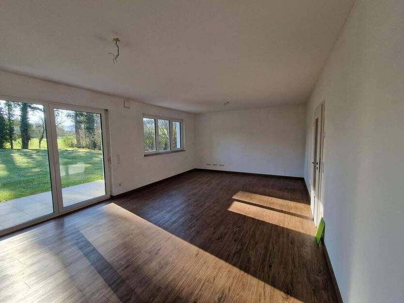 Neuwertige 2 Zimmer- Erdgeschoßwohnung in direkter Nachbarschaft zur Natur!!!