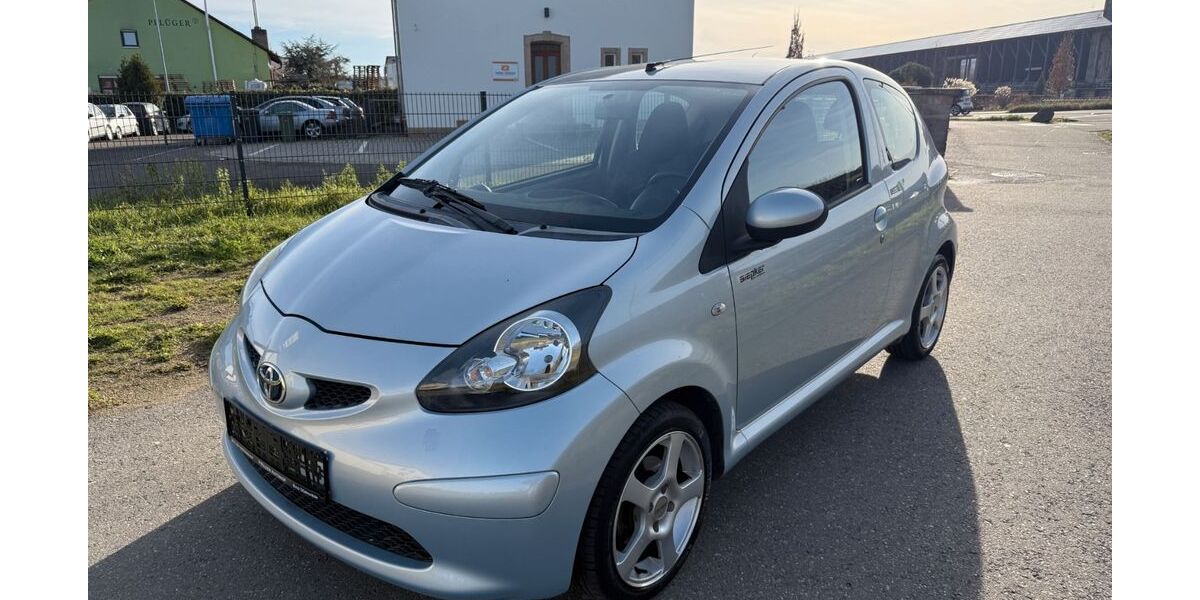 Toyota Aygo (X) 111.000 km 3.900 &euro; Bad Dürkheim 67098