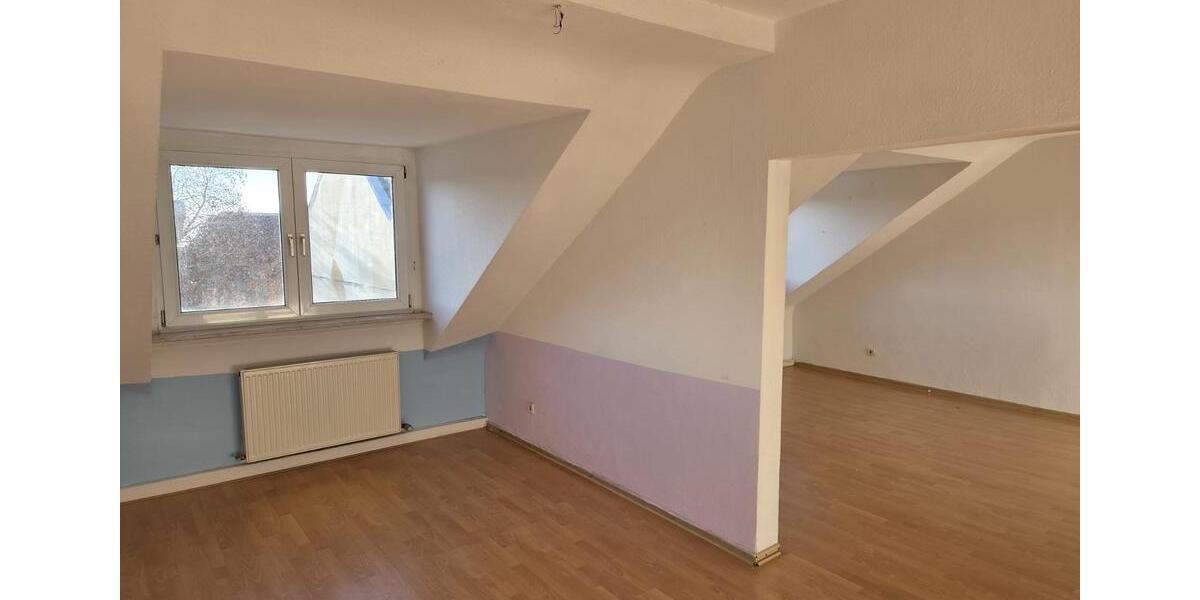 4 ZKB Dachgeschosswohnung in Lu Nord, WG geeignet 4 zimmer