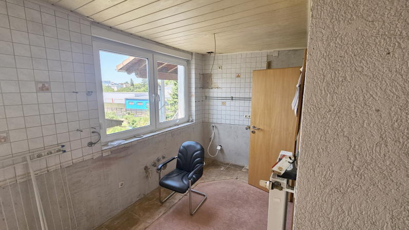 ObjNr:19704 - Gepflegtes 2- bis 3-Familienhaus mit großem Garten in Mannheim-Käfertal 11 zimmer