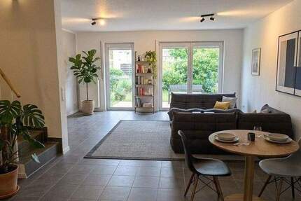 Haus Neustadt Mußbach Mußbach - 5 Zimmer, 155 m&sup2;, 1.750&euro; | Angebot:25948103