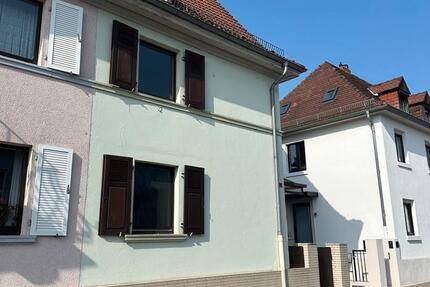 Haus Mannheim Feudenheim - 4 Zimmer, 100 m&sup2;, 1.380&euro; | Angebot:25458795