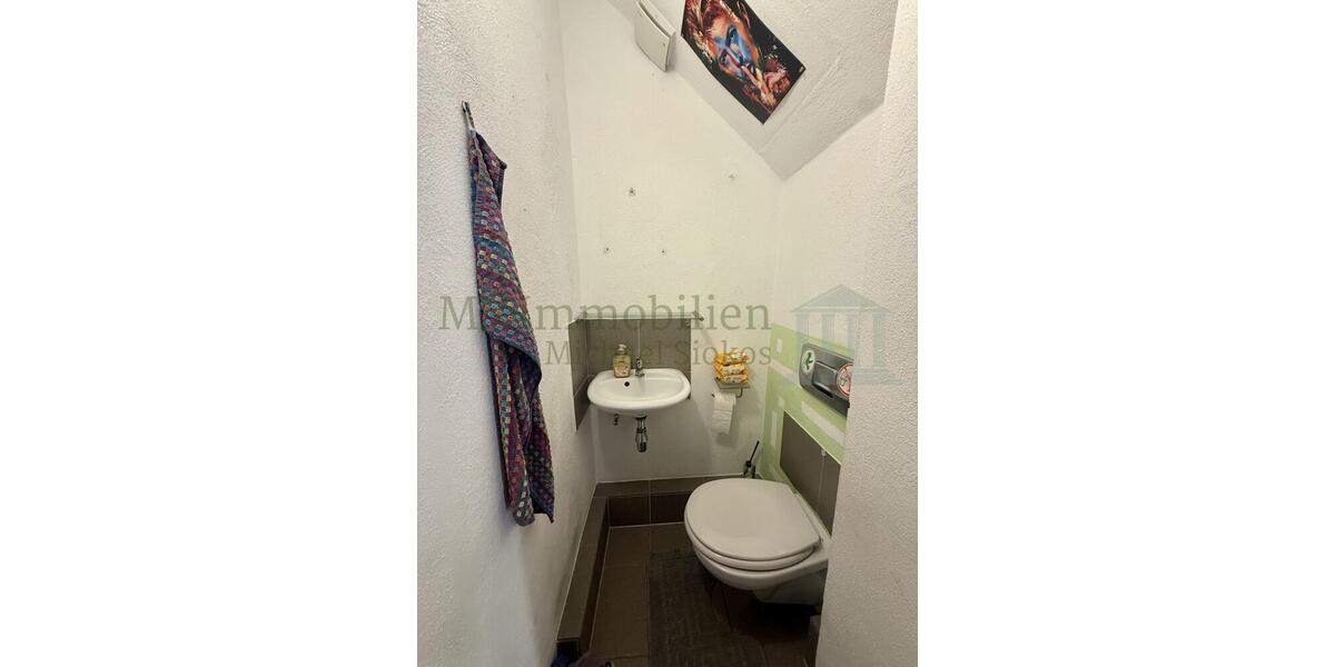 Dachgeschoßwohnung Bensheim - 3 Zimmer, 92 m&sup2;, 1.100&euro; | Angebot:24978435