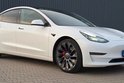Tesla Model 3 94.000 km 28.799 &euro; Mannheim 68219