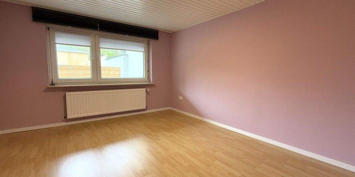 Reihenmittelhaus Ludwigshafen am Rhein Oppau - 7 Zimmer, 163 m&sup2;, 419.000&euro; | Angebot:24357284