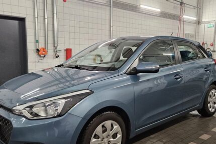 Hyundai i20 37.515 km 9.900 &euro; Mannheim 68307