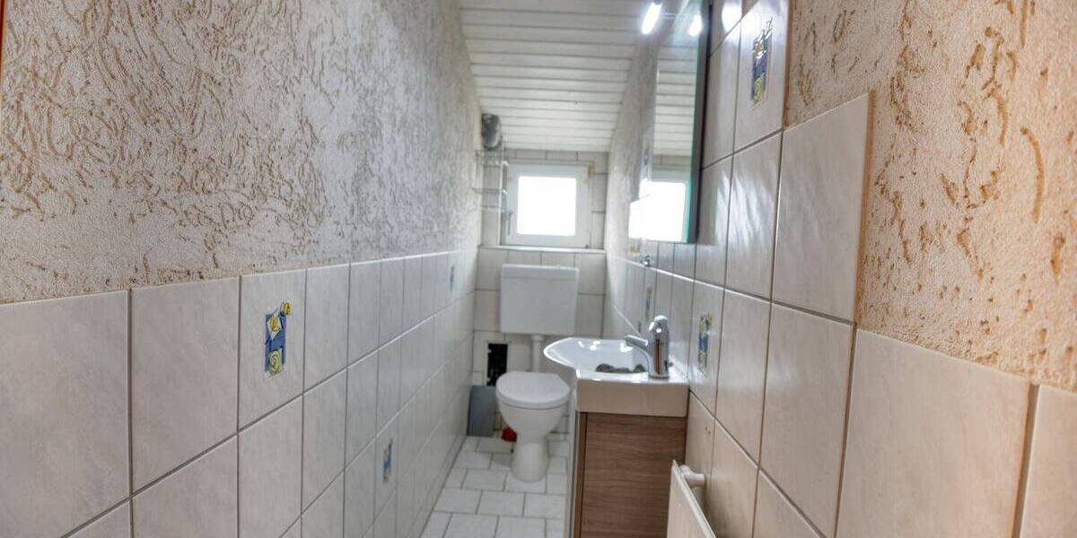 Etagenwohnung Mannheim Sandhofen - 6 Zimmer, 175 m&sup2;, 270.000&euro; | Angebot:26815840