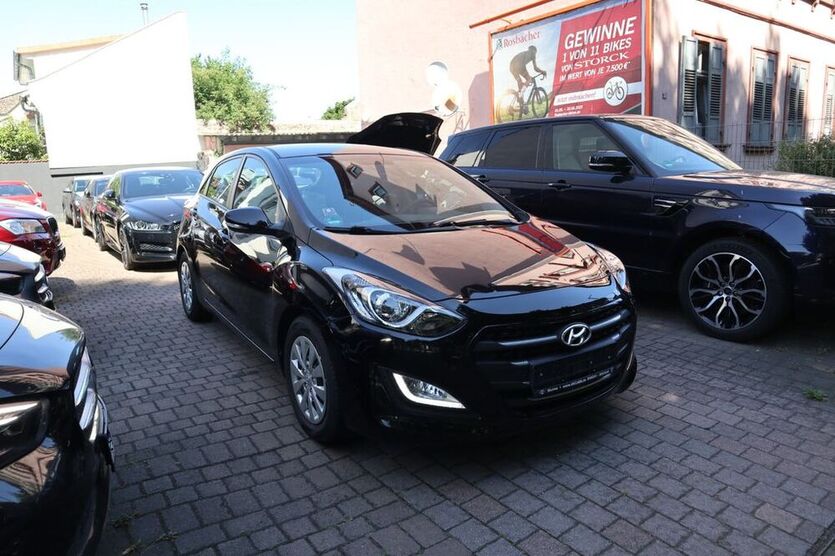i30