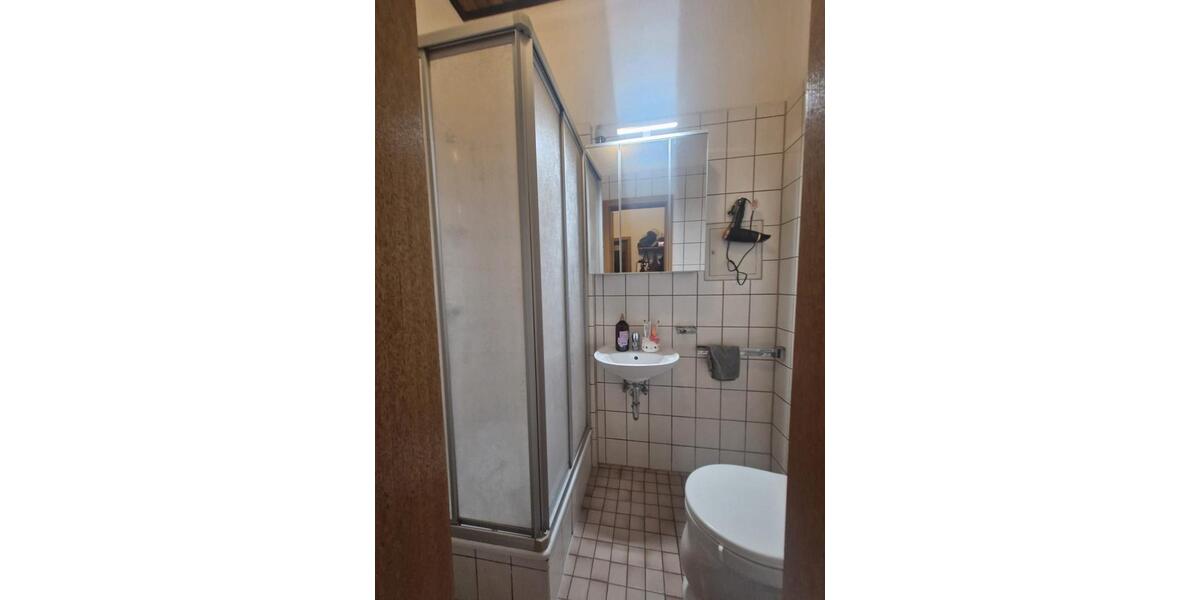 Hochparterre Lingenfeld - 1 Zimmer, 35 m&sup2;, 495&euro; | Angebot:26459288