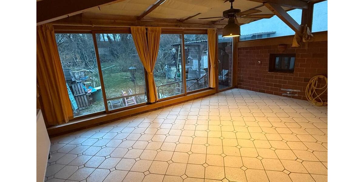 Einfamilienhaus mit Garten und Wintergarten 4 zimmer