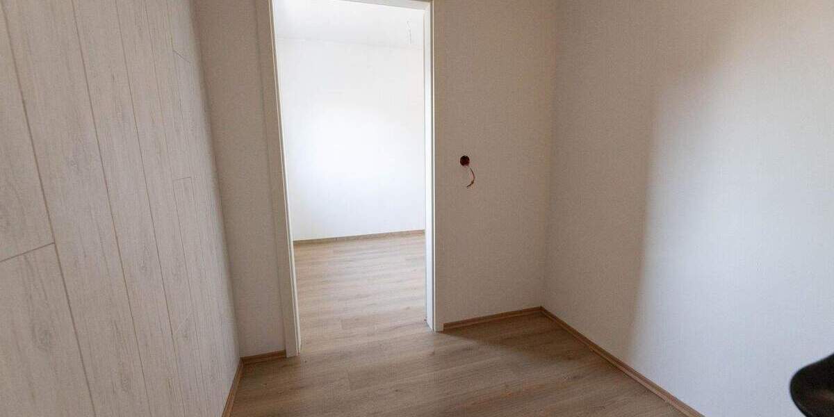 Doppelhaushälfte Brühl - 7 Zimmer, 228 m&sup2;, 550.000&euro; | Angebot:25141859