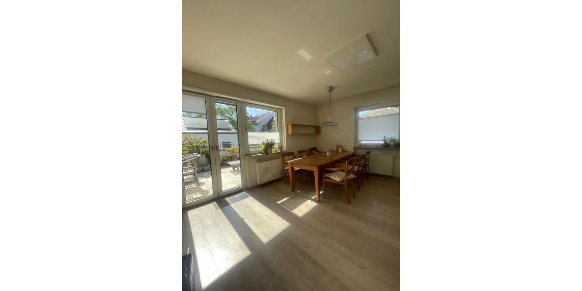 Etagenwohnung Ludwigshafen am Rhein Ludwigshafen-Hemshof - 2 Zimmer, 85 m&sup2;, 1.250&euro; | Angebot:26237346