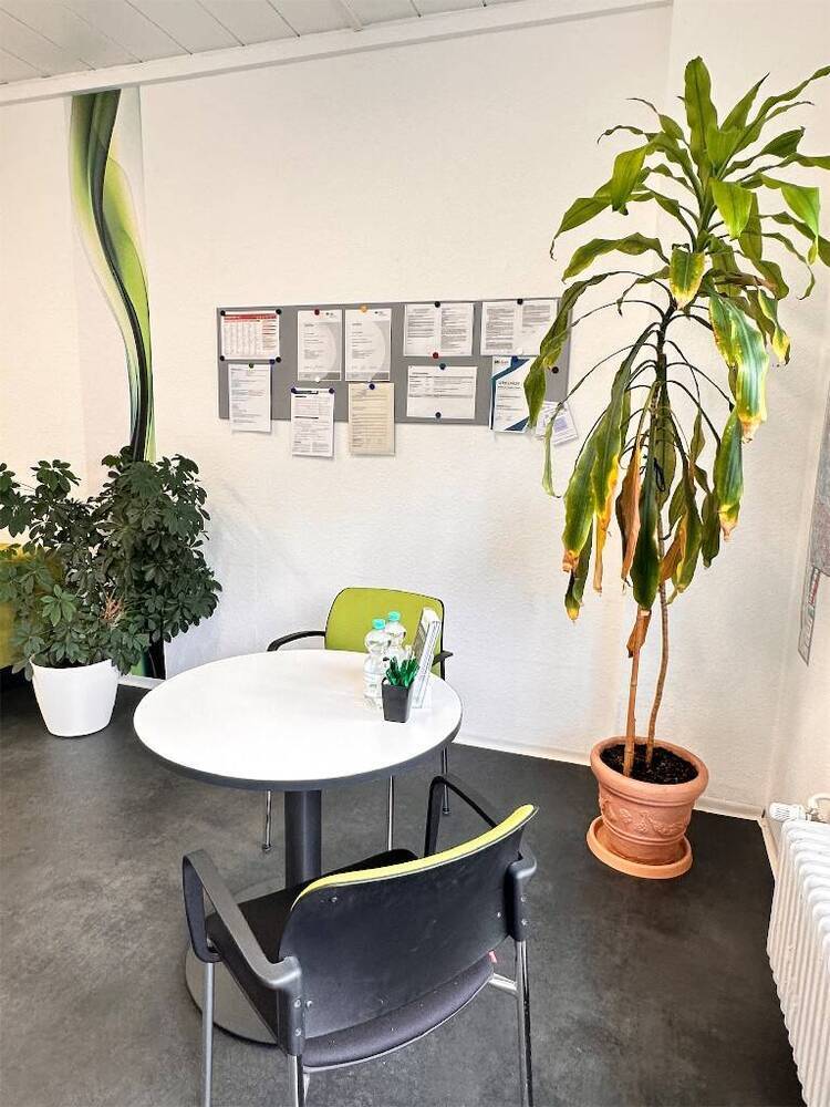 Relaisstraße: Ladenbüro in super Einkaufslage!