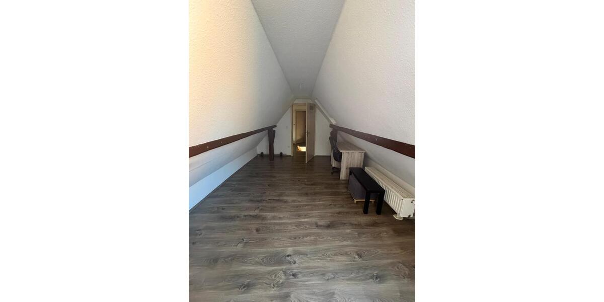 Etagenwohnung Schifferstadt - 5 Zimmer, 130 m&sup2;, 1.500&euro; | Angebot:26619916
