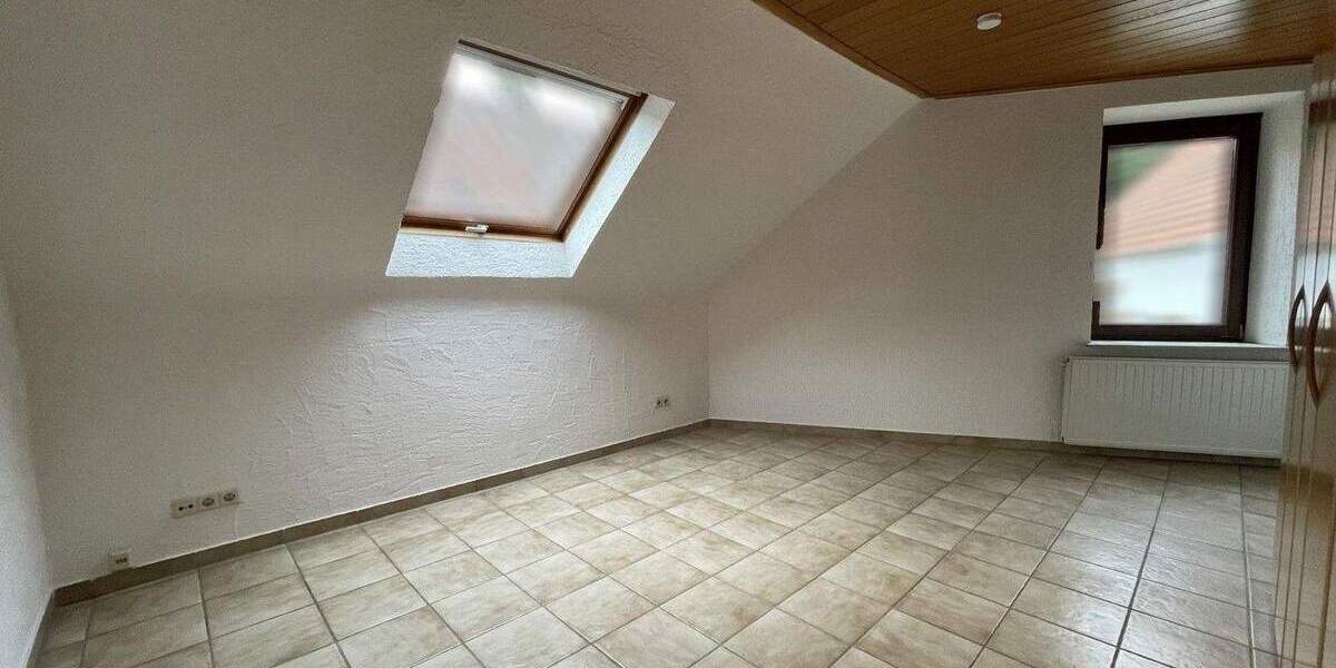 Doppelhaushälfte Bad Dürkheim - 5 Zimmer, 170 m&sup2;, 1.500&euro; | Angebot:25337387