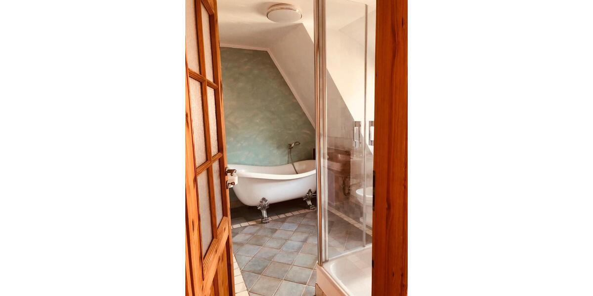 Einfamilienhaus Bensheim - 2.5 Zimmer, 135 m&sup2;, 1.350&euro; | Angebot:26179728