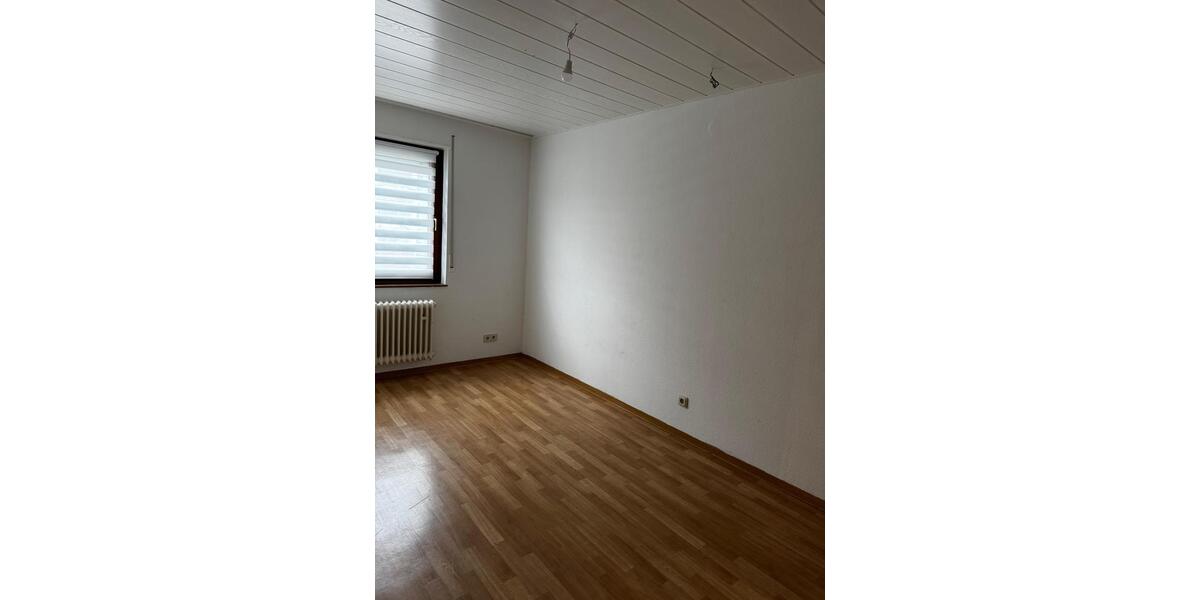 Etagenwohnung Mannheim Gartenstadt - 4 Zimmer, 90 m&sup2;, 1.500&euro; | Angebot:25027055