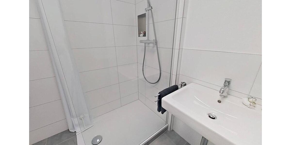 **Frisch modernisiert: Schicke und intelligent geschnittene 3-Zimmer-Wohnung mit BALKON** 3 zimmer