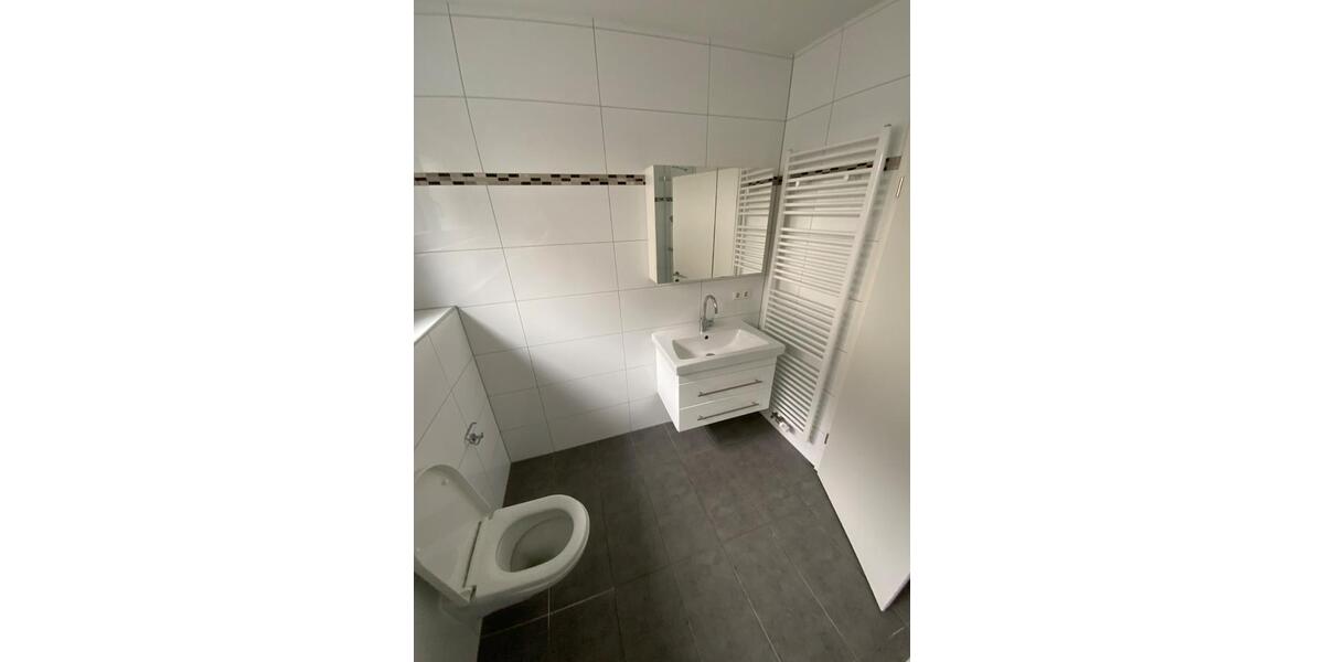 Etagenwohnung Ludwigshafen am Rhein Rheingönheim - 2 Zimmer, 75 m&sup2;, 1.150&euro; | Angebot:26196445