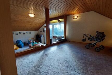 ObjNr:19642 - Großzügiges EFH sowie Mehrgenerationen mit großem Garten, sehr ruhig gelegen, in Eisenberg-STEINBORN 6 zimmer