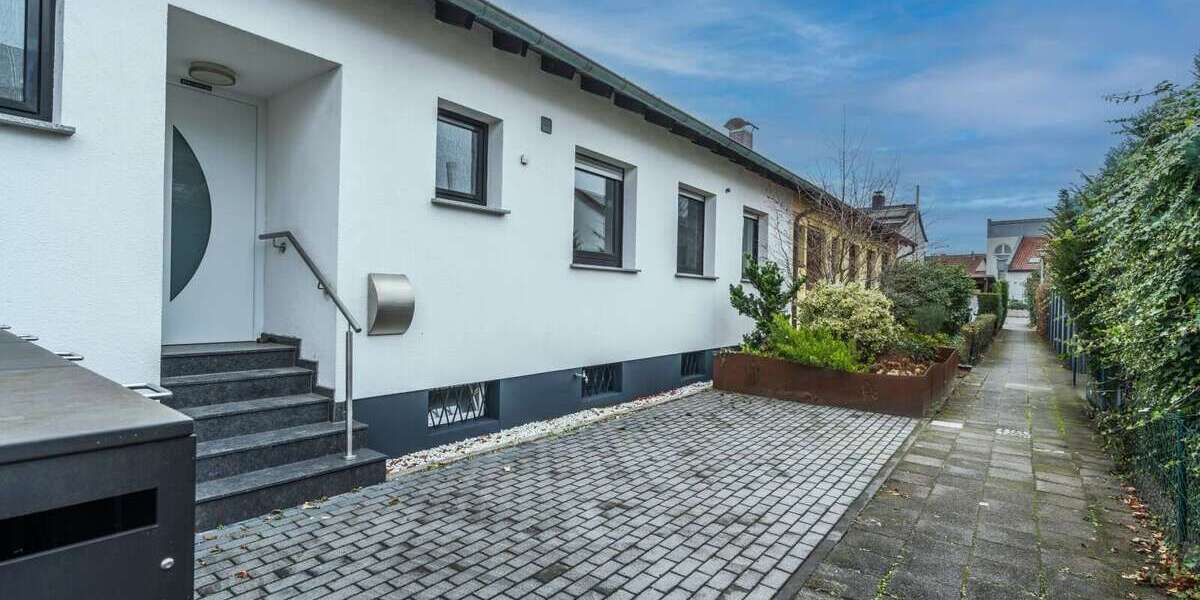 Haus zum Kaufen in Lampertheim-Hüttenfeld 595.000 € 179 m² 5 zimmer
