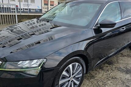 Skoda Superb 124.000 km 21.190 &euro; Mannheim 68159