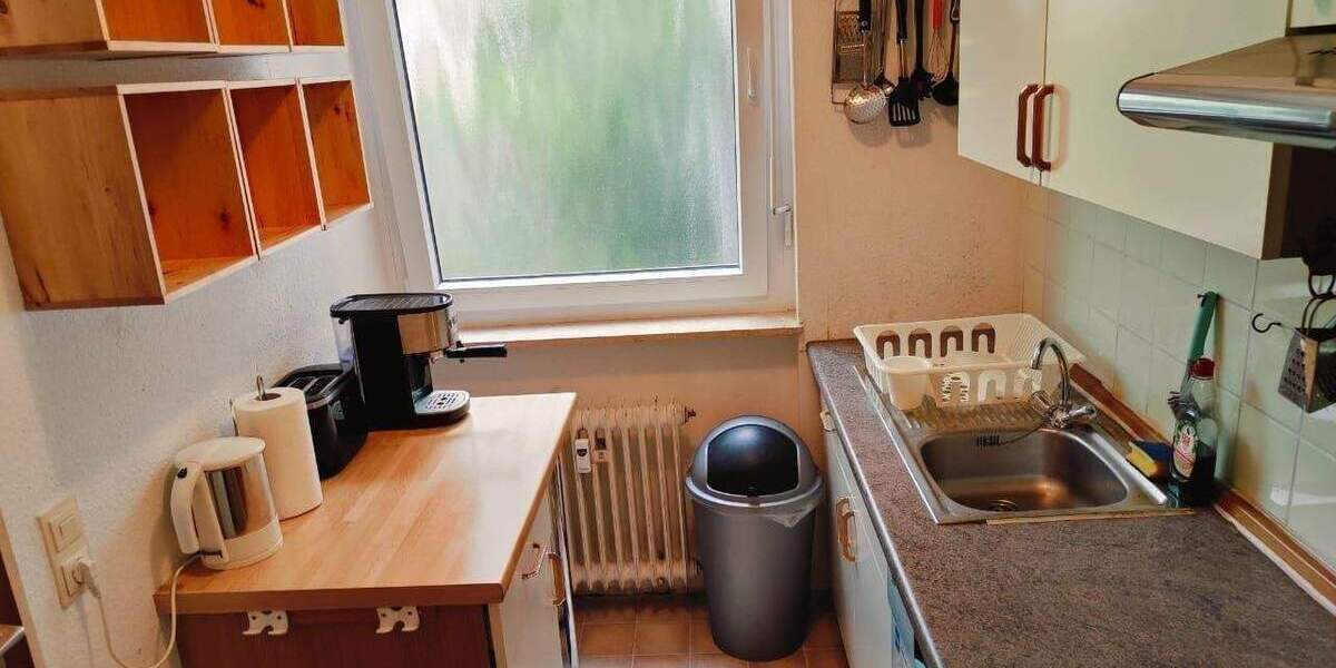 Helle 1- Zi.- Wohnung mit Balkon und 1 Pkw- Stellplatz in der Tiefgarage 1 zimmer