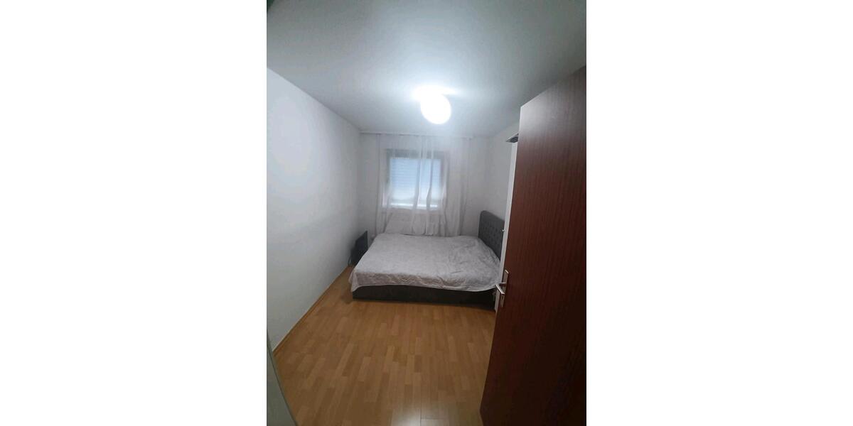 Etagenwohnung Schwetzingen - 3 Zimmer, 83 m&sup2;, 1.000&euro; | Angebot:26267593