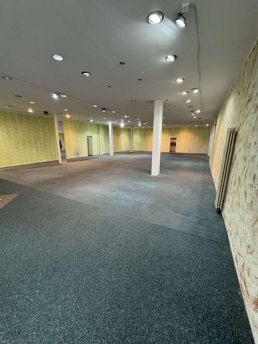 Einzelhandel in Ludwigshafen am Rhein 2.500 € 253.5 m²
