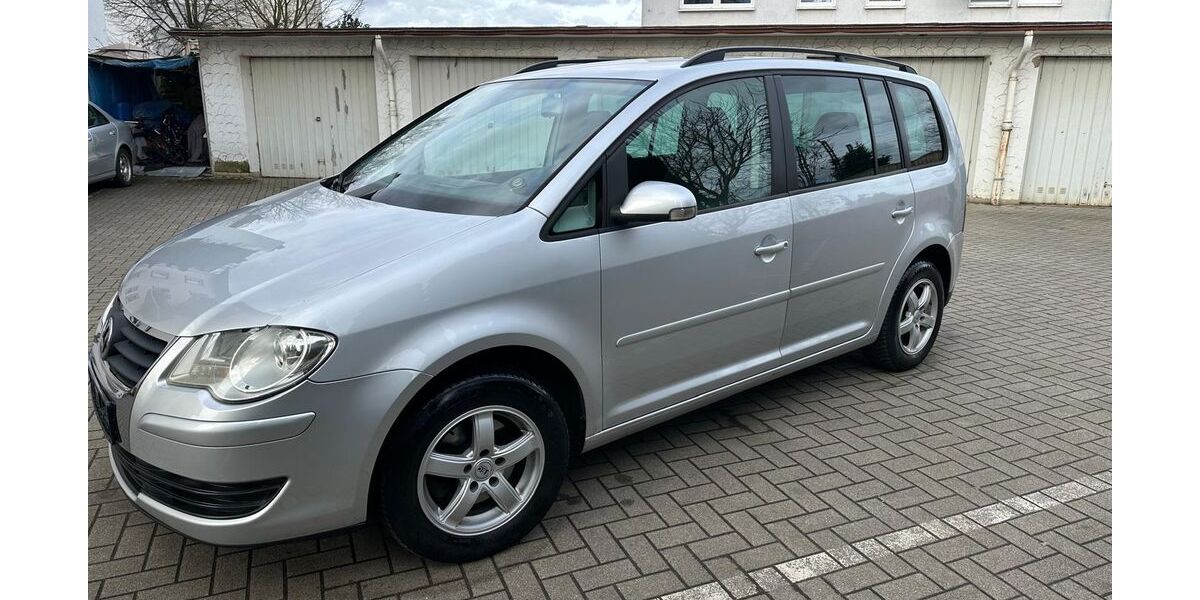 VW Touran 207.000 km 3.950 &euro; Ludwigshafen 67059