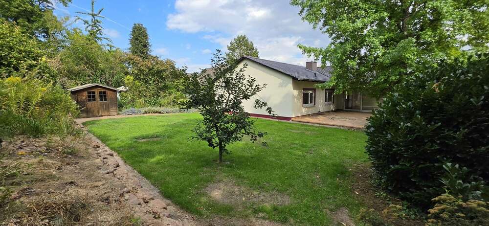 Einfamilienhaus Weisenheim am Berg - 7 Zimmer, 180 m&sup2;, 1.900&euro; | Angebot:27270369