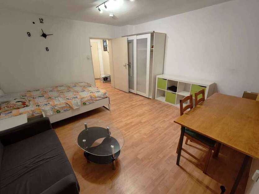 Wohnung zum Mieten in Mannheim 380 € 36.45 m²