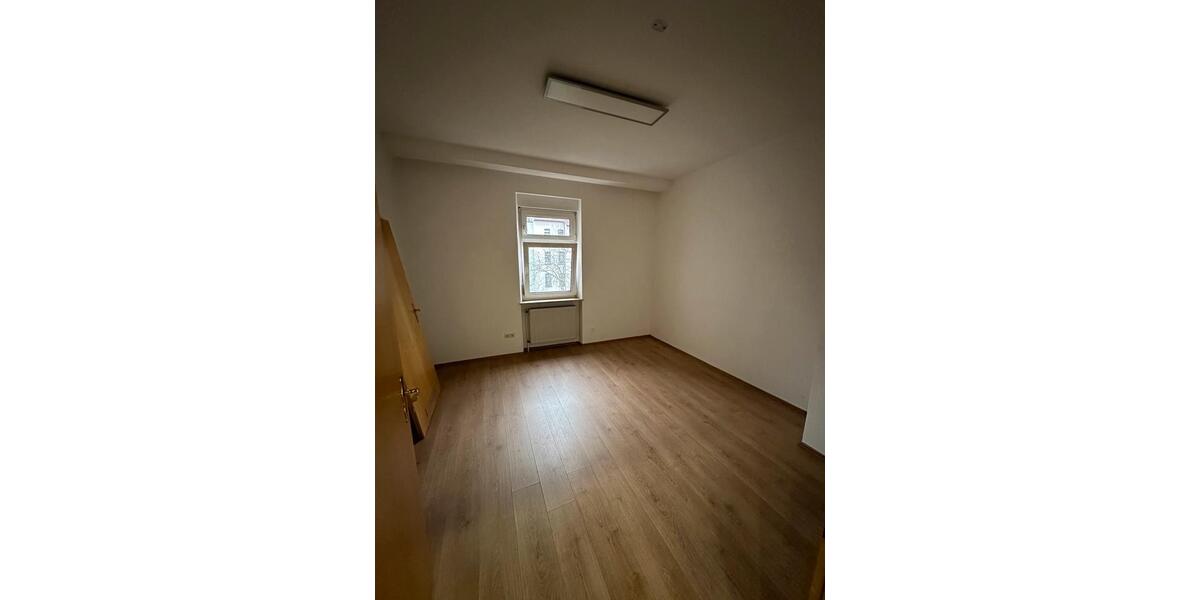 Etagenwohnung Ludwigshafen am Rhein Ludwigshafen-Hemshof - 3 Zimmer, 85 m&sup2;, 1.350&euro; | Angebot:25931542