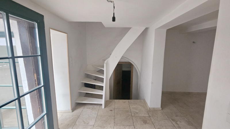 ObjNr:19666 - Ruhig gelegenes EFH (Haus- Hofbauweise) in 2. Reihe in Neustadt-MUSSBACH 4 zimmer