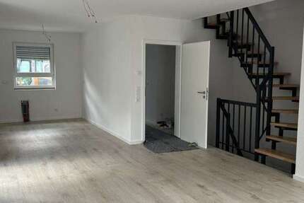 Haus zum Mieten in Langenfeld-Immigrath 1.950 € 121 m²