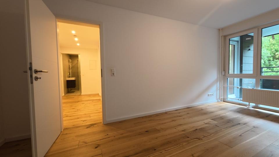 ++TOP neue 3 ZKB++Balkon++neue Einbauküche++TG Stellplatz++Parket 3 zimmer