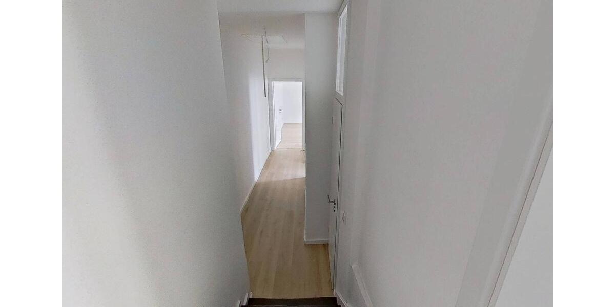 Modernisierte 2-Zimmer-Altbauwohnung mit BALKON und EBK 2 zimmer