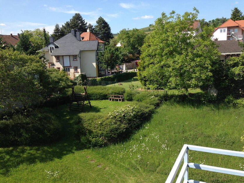 Schöne, helle - unvermietete - 3,5 Zimmerwohnung (87,5 qm) mit Südbalkon
