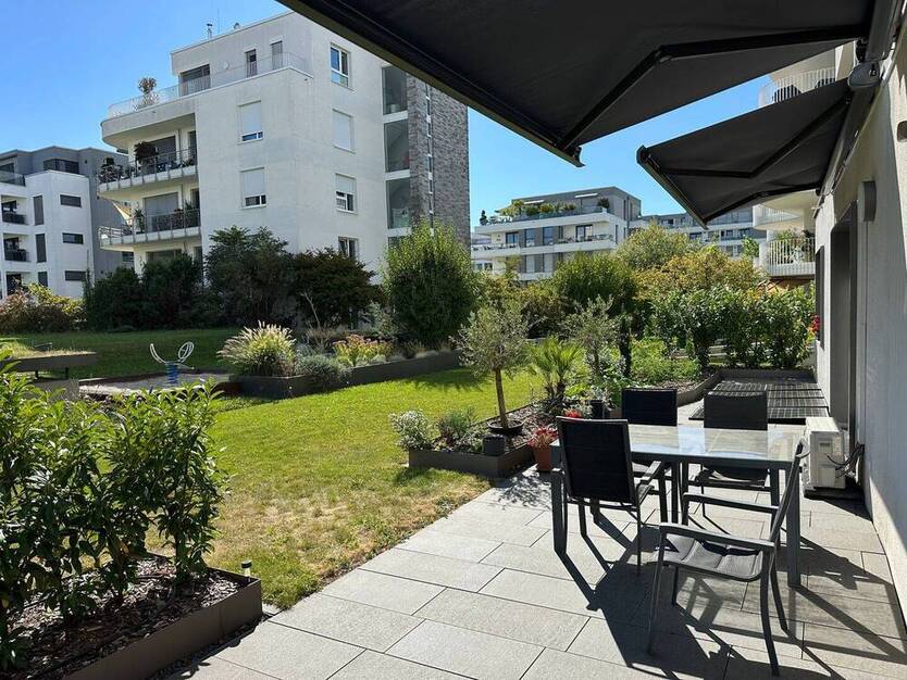 Traumhafte Erdgeschoss Terrassen Wohnung mit seitlichem Rheinblick