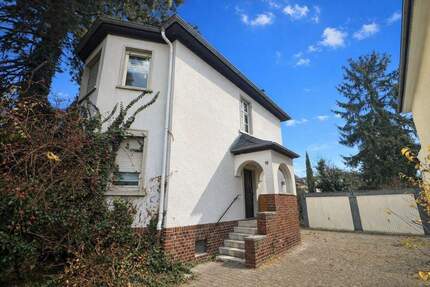 Sanierungsbedürftiges freist. 1-FH mit viel Potenzial und großem Garten 6 zimmer