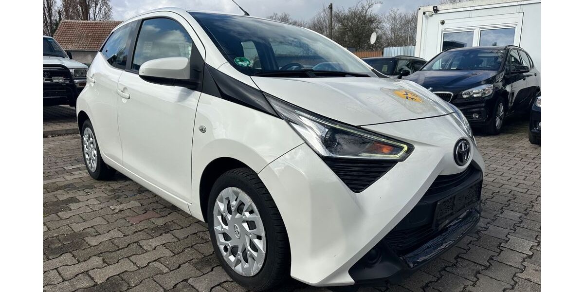 Toyota Aygo (X) 88.000 km 9.750 &euro; Mannheim 68309