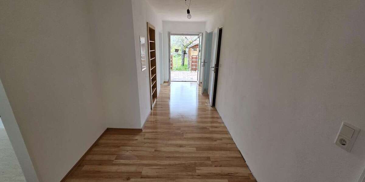 Etagenwohnung Schifferstadt - 3 Zimmer, 81 m&sup2;, 1.300&euro; | Angebot:27100927