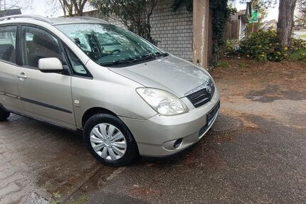 Toyota Corolla Verso 202.000 km 1.700 &euro; Mannheim 68169