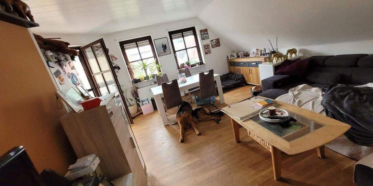 2 ZKB Dachgeschosswohnung in Ortskernlage mit Blick auf die Weinberge 2 zimmer