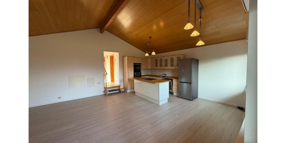 Dachgeschoßwohnung Leimen - 3 Zimmer, 92 m&sup2;, 1.200&euro; | Angebot:24615000