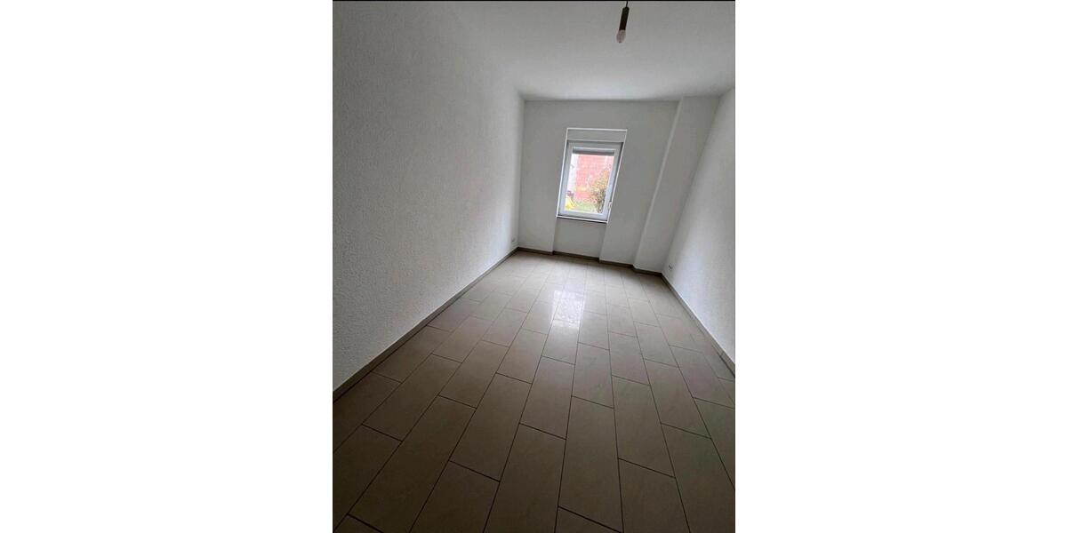 Erdgeschoßwohnung Ludwigshafen am Rhein Ludwigshafen-Hemshof - 3 Zimmer, 85 m&sup2;, 1.400&euro; | Angebot:26186775