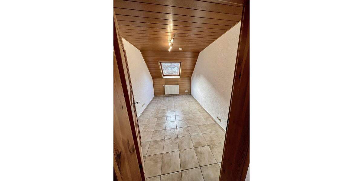 Doppelhaushälfte Bad Dürkheim - 5 Zimmer, 170 m&sup2;, 1.500&euro; | Angebot:25337387