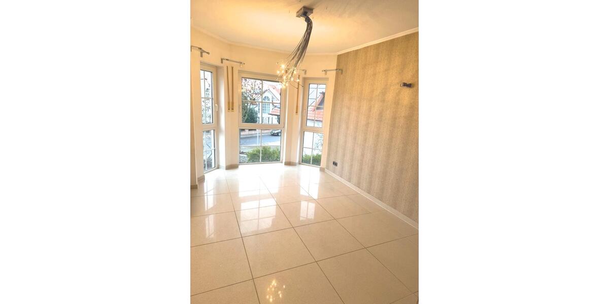 Traumhafte 5- Zimmerwohnung mit Balkon in 67574 Osthofen 5 zimmer