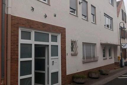 Haus Bad Dürkheim - 12 Zimmer, 250 m&sup2;, 2.600&euro; | Angebot:25949532